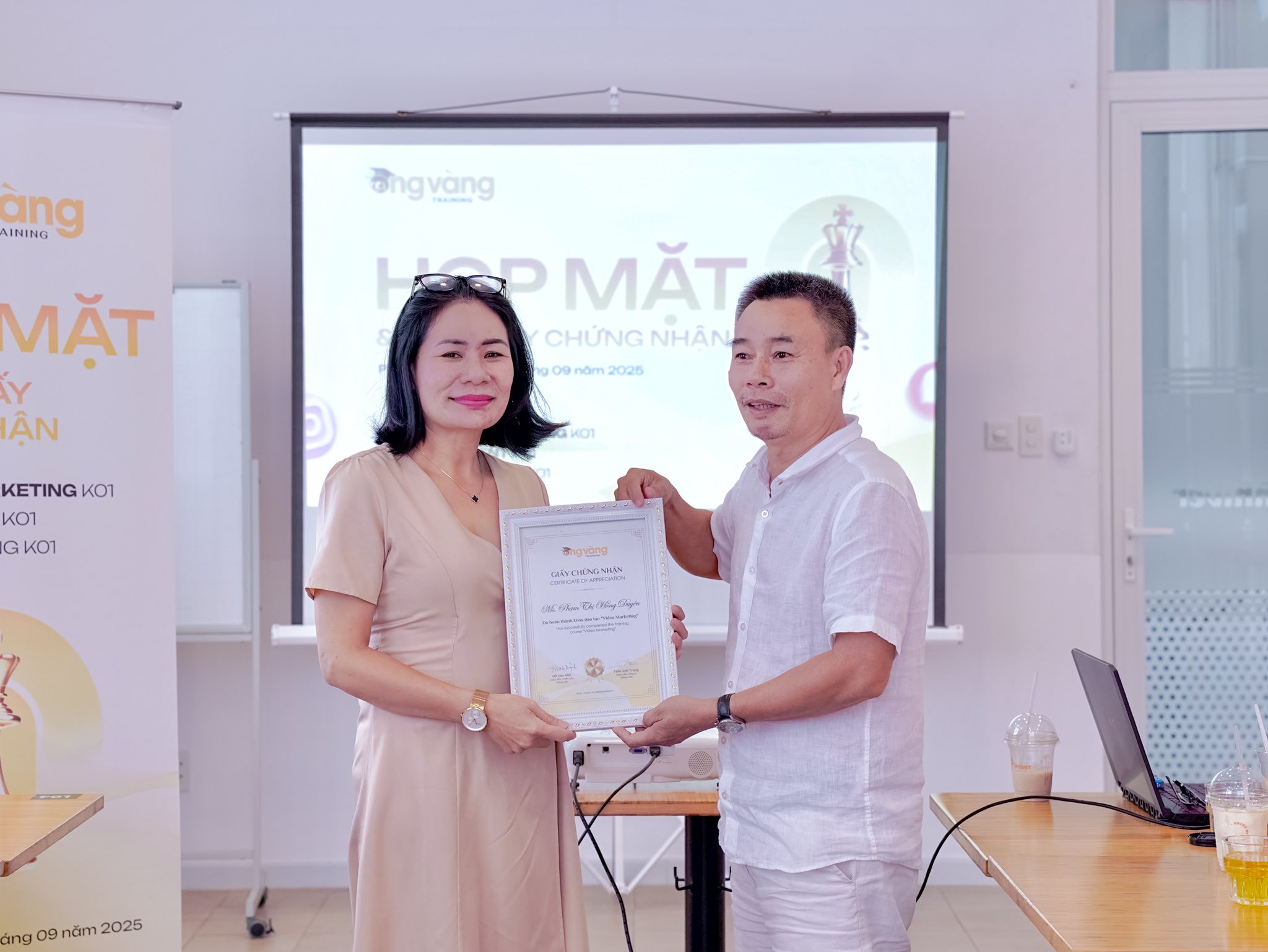 Ong Vàng Training tổ chức lễ trao giấy chứng nhận hoàn thành khóa học - Ảnh 7